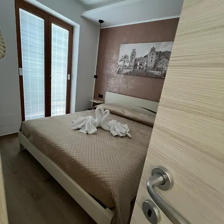 Ad Un Passo Dalla Rocca Luxury アパート