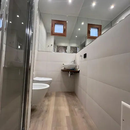 Ad Un Passo Dalla Rocca Luxury Apartament *