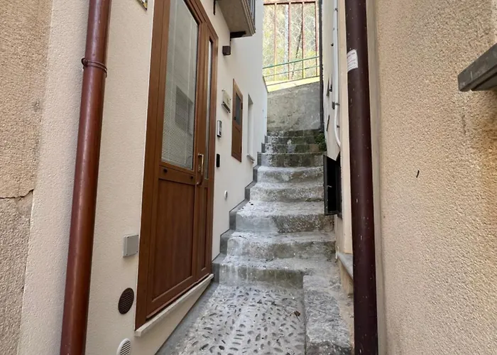 Ad Un Passo Dalla Rocca Luxury Apartment Cefalu