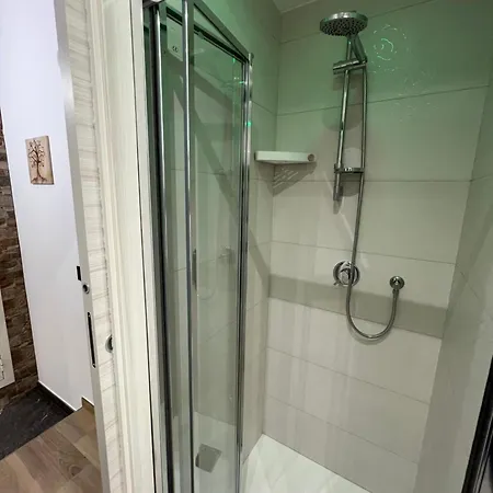 Ad Un Passo Dalla Rocca Luxury Daire *