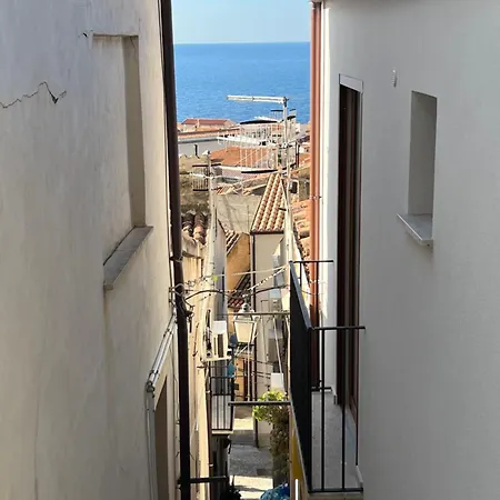 Ad Un Passo Dalla Rocca Luxury Daire Cefalù