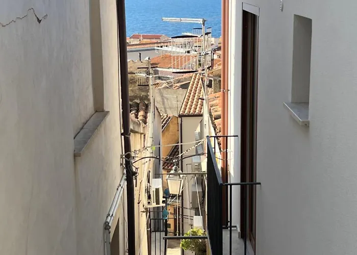 Ad Un Passo Dalla Rocca Luxury Daire Cefalù